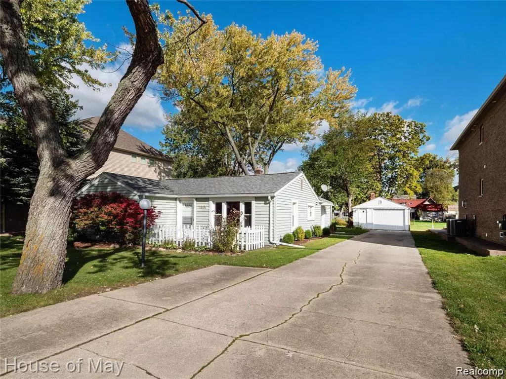 Troy, MI 48083 1723,1674 Kirkton Drive