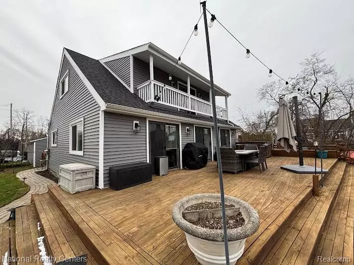 1390 Bamford Drive, Waterford, MI 48328 4716