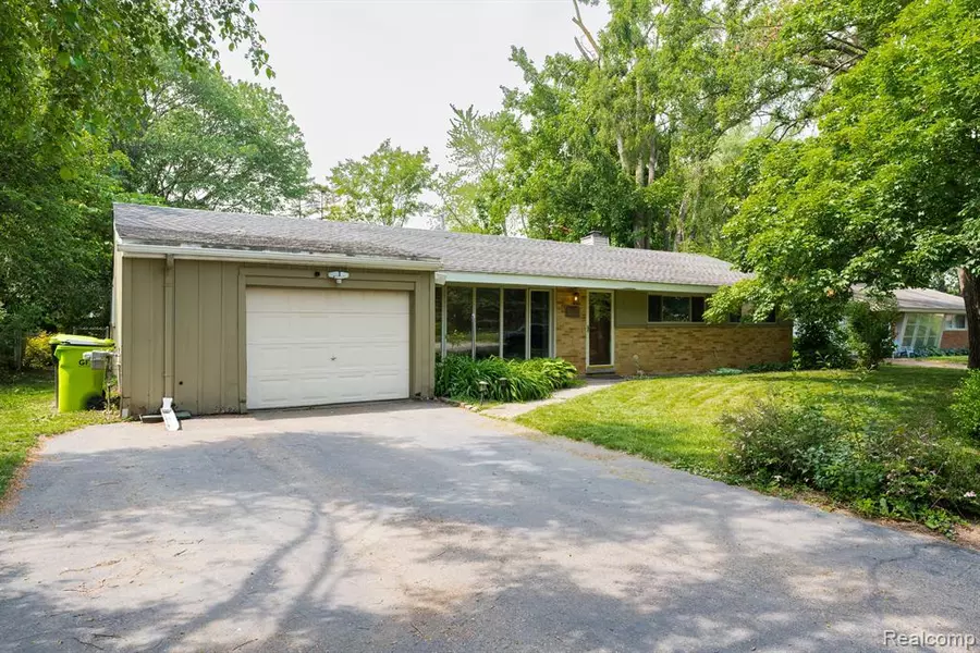 23898 W LE BOST, Novi, MI 48375 3431