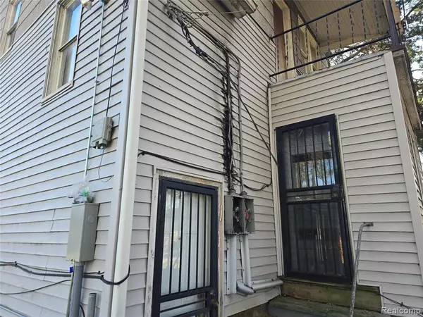 Hamtramck, MI 48212 1358,13497 Dwyer Street