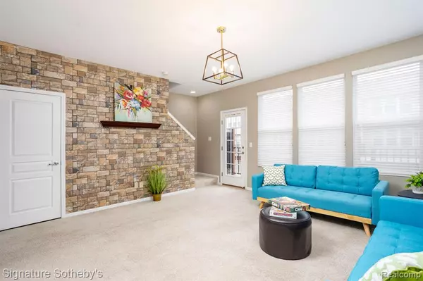 Novi, MI 48377 2563,27844 Hopkins Drive