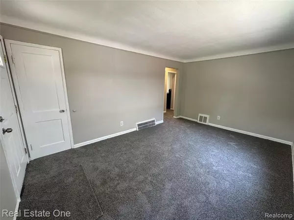 Dearborn, MI 48124 4314,3162 Chestnut Street