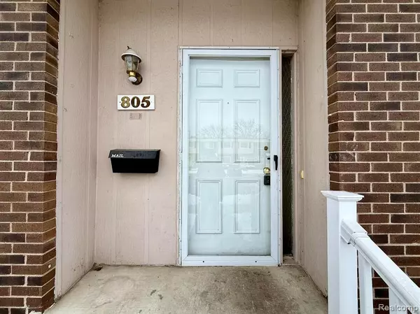 Belleville, MI 48111 4900,805 Estrada Drive