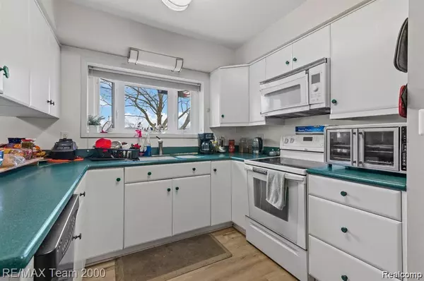 Garden City, MI 48135 3441,29633 Maplewood Street