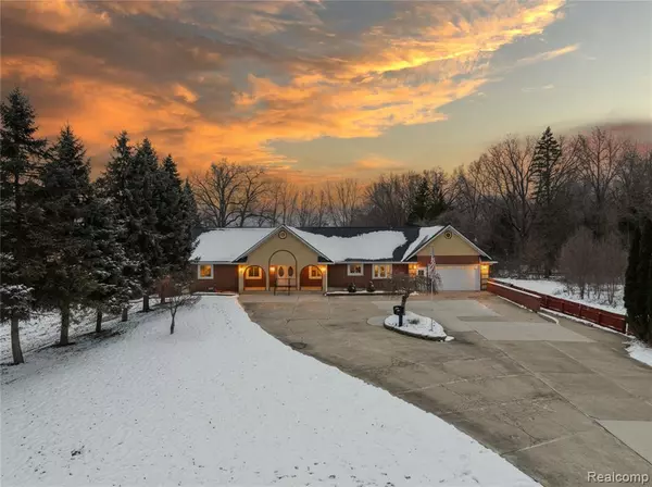 24700 West Road, Flat Rock, MI 48134 9241