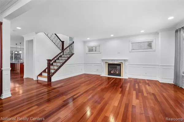 Birmingham, MI 48009 7800,1365 Holland Street