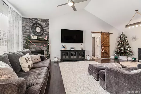 Southgate, MI 48195 3178,13336 Shire Lane