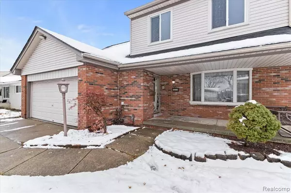 Sterling Heights, MI 48310 5002,4226 Angeline Drive