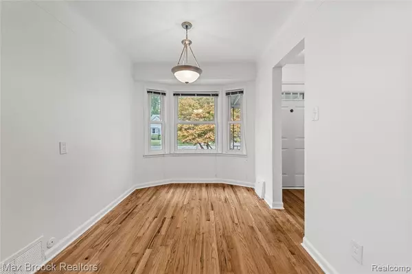 Royal Oak, MI 48067 2843,816 E 3rd Street