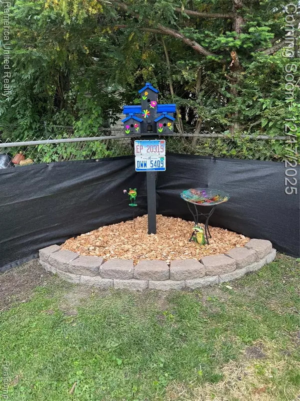 Livonia, MI 48150 2819,9915 Ingram Street