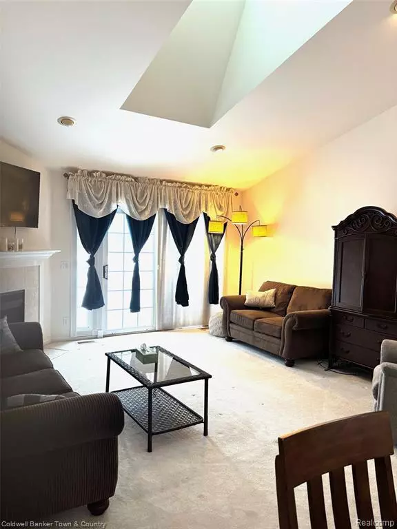 Flushing, MI 48433 2381,6320 Squire Lake Drive