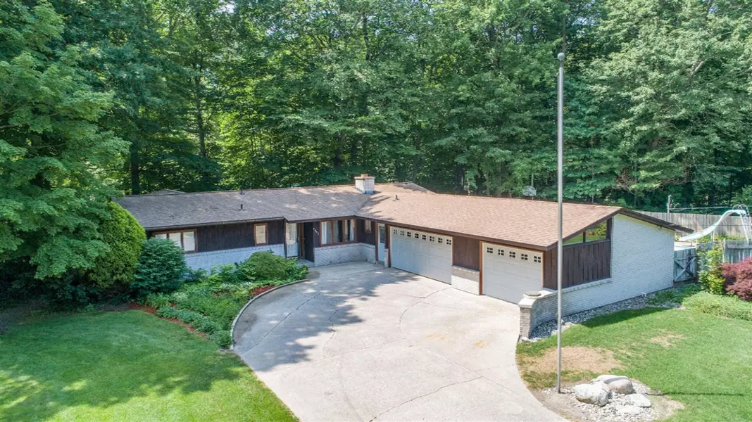 6460 Spruce Lane Lane, Holland, MI 49423