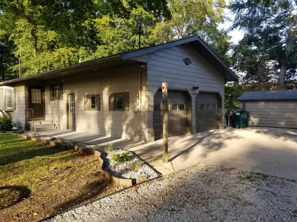 4290 E Eastlake Road Road, Norton Shores, MI 49444