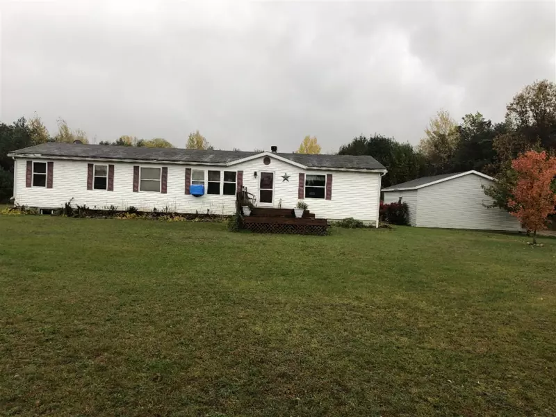 3812 E Cedar Tree Lane Lane, White Cloud, MI 49349