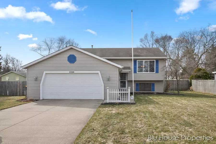 2396 Rosewood Street, Jenison, MI 49428