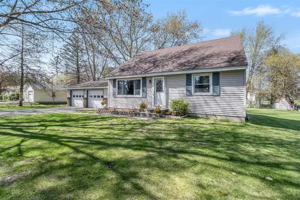 1233 103RD Avenue Avenue Avenue, Plainwell, MI 49080