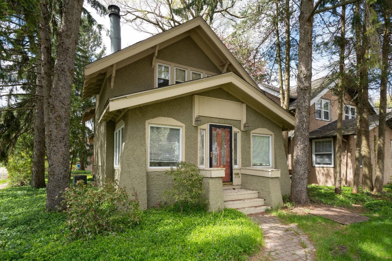 1834 Oakland Drive Drive, Kalamazoo, MI 49008-1854