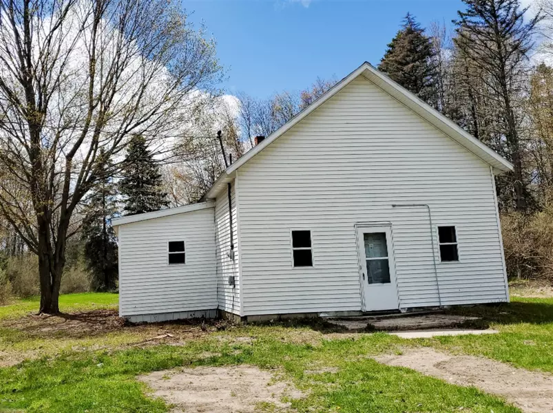 313 S Amber Road Road, Scottville, MI 49454