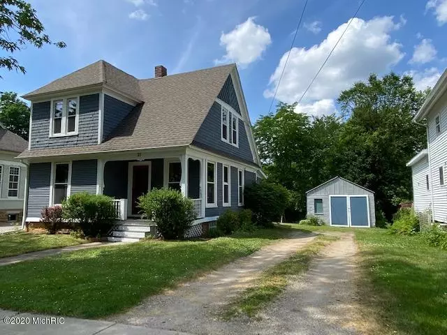 21 W Bacon Street, Hillsdale, MI 49242