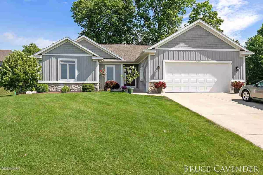 8703 Hightree Court SW, Byron Center, MI 49315