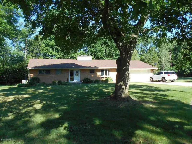 128 Arbor Court, Hillsdale, MI 49242