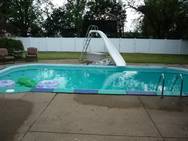 Bronson, MI 49028,354 Roosevelt Street Street