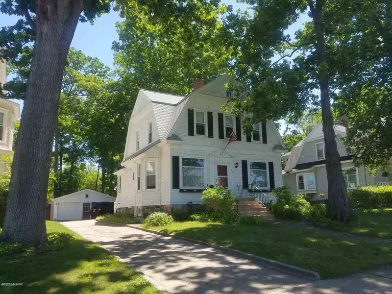 159 S Howell Street, Hillsdale, MI 49242