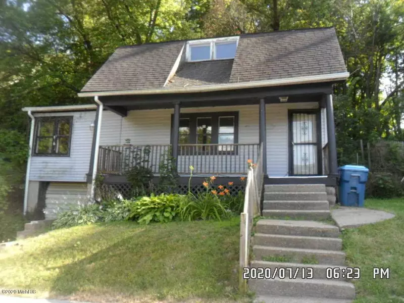 1443 Alamo Avenue, Kalamazoo, MI 49006