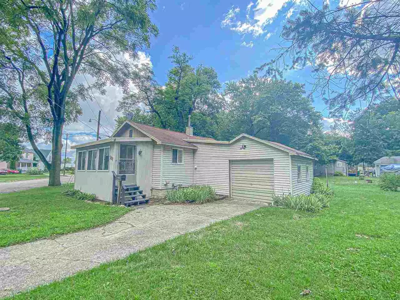 208 Lester Avenue, Dowagiac, MI 49047