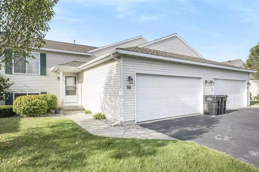 98 Junco Court, Cedar Springs, MI 49319