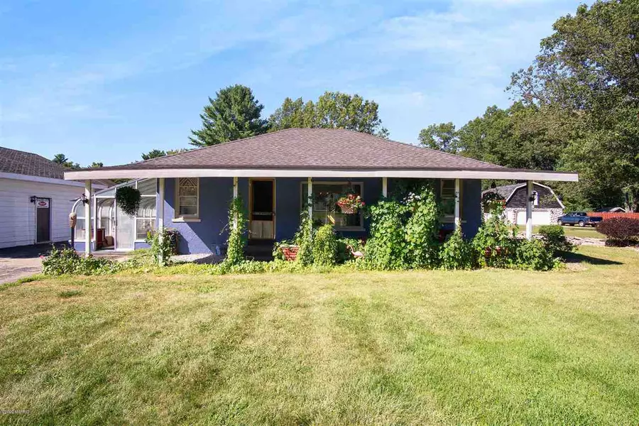 3028 W Fruitport Road, Fruitport, MI 49415