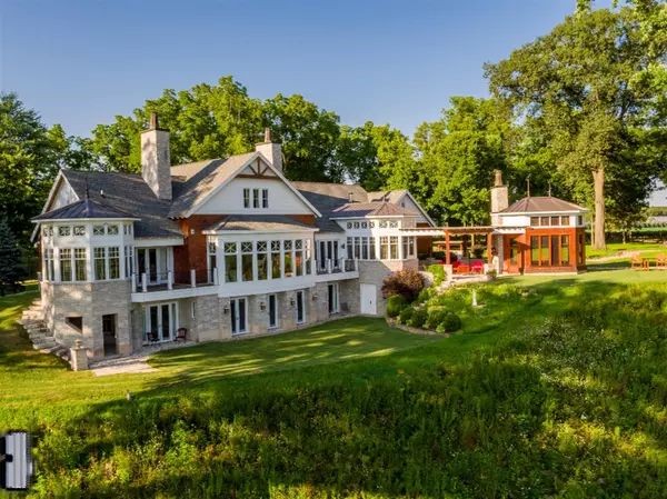 2350 W Keenan Hollow Drive Drive, Niles, MI 49120