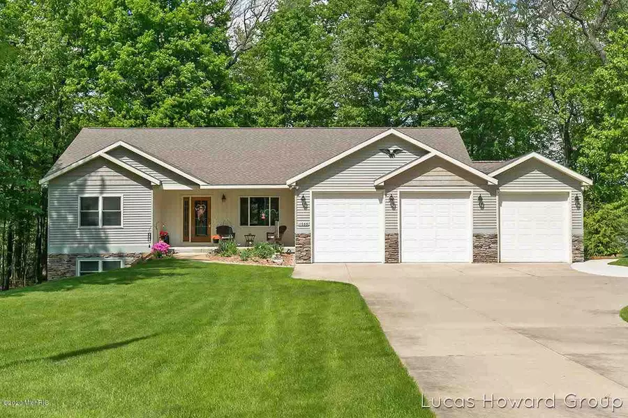 11033 Sandy Oak Trail, Cedar Springs, MI 49319