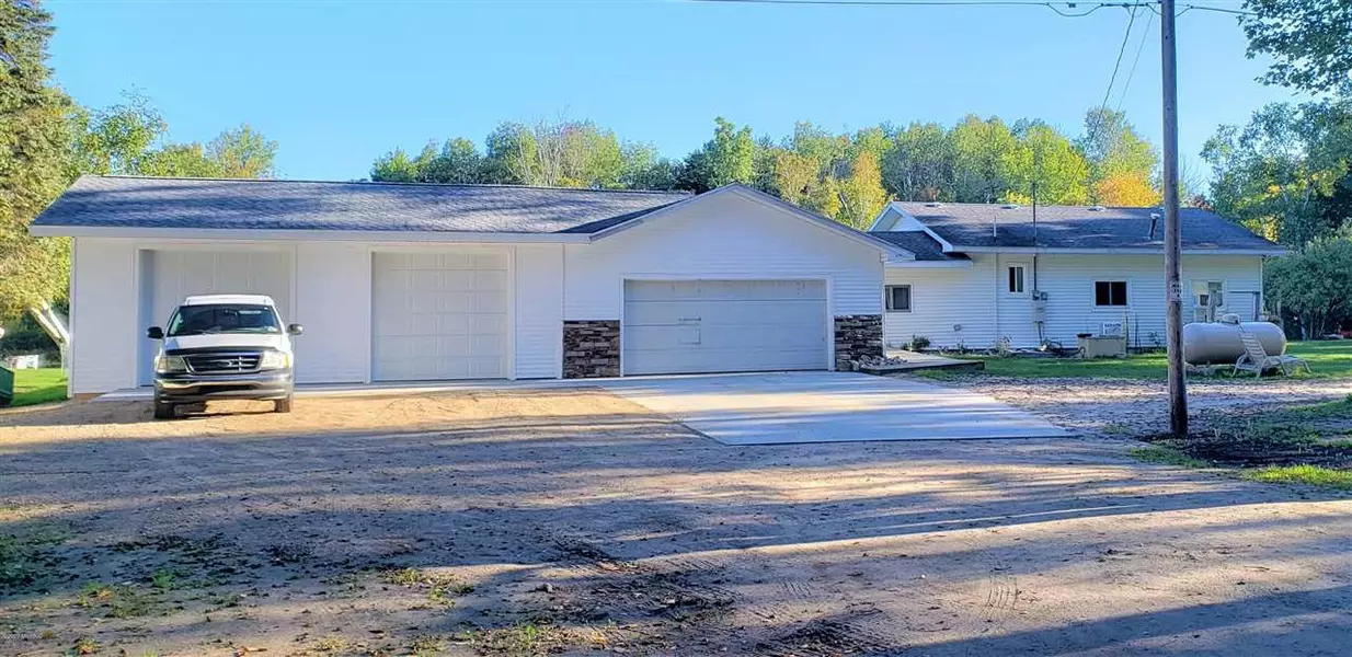 5144 Pine Point Drive, Barryton, MI 49305