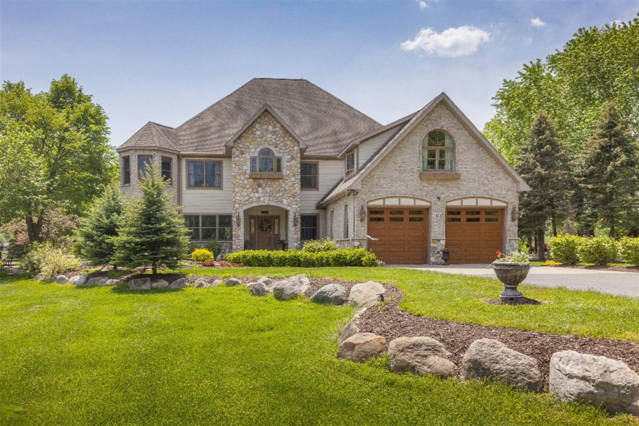 11297 E Royal Road Road, Canadian Lakes, MI 49346-8917