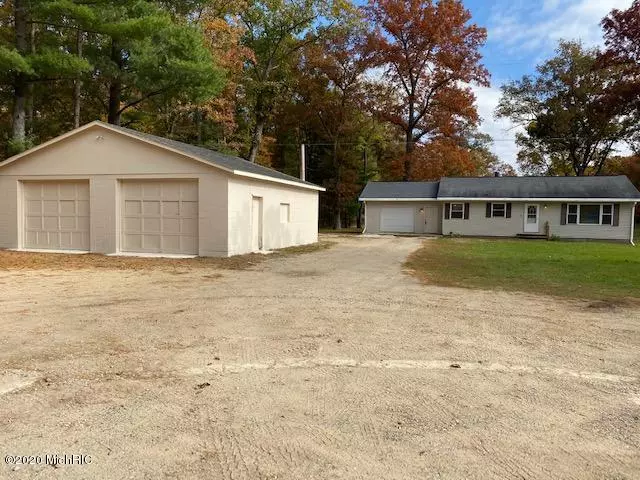 11572 N Bingham Avenue, Bitely, MI 49309