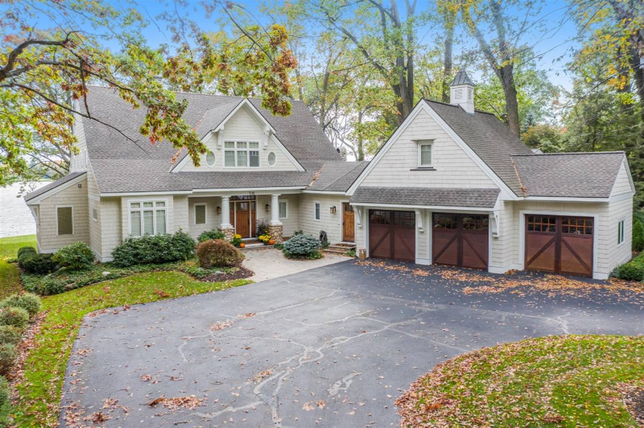 702 North Shore Drive Drive, Holland, MI 49424