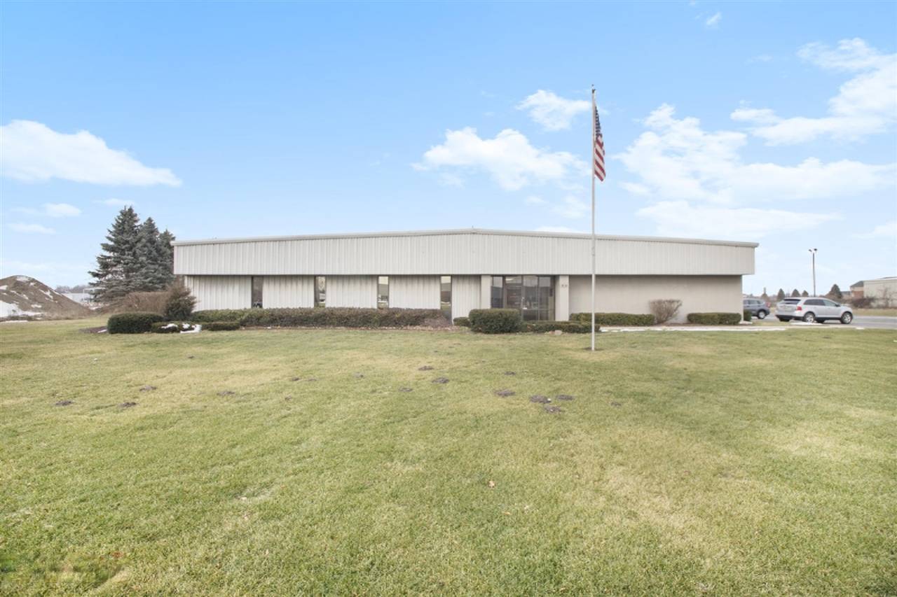 2390 Pipestone Road, Benton Harbor, MI 49022