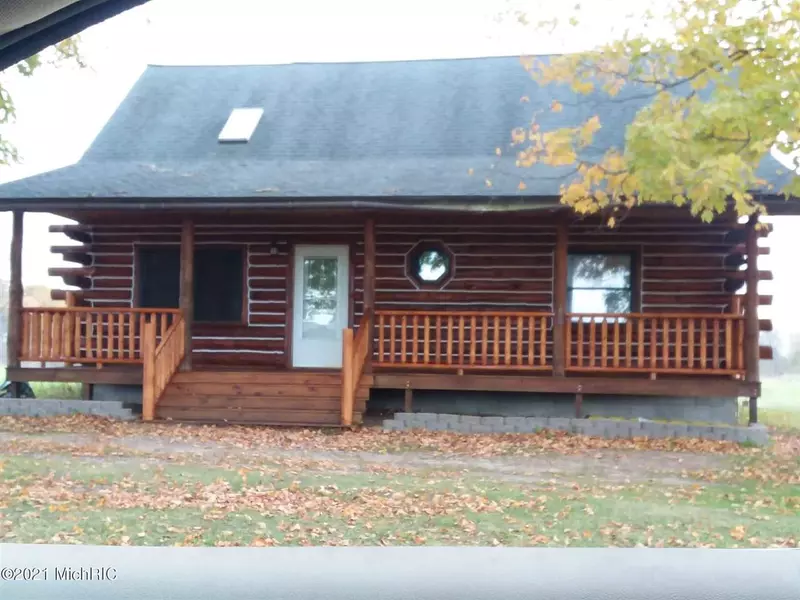 1055 Hoover Road, Barryton, MI 49305