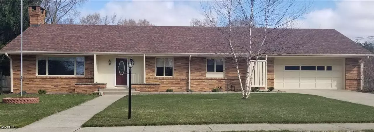 511 E Pine Street, Fremont, MI 49412