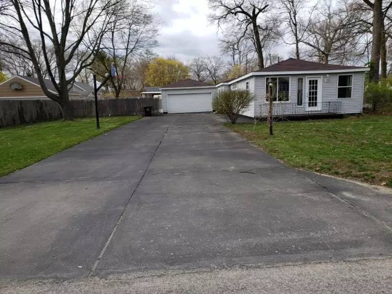 2353 Oak Avenue Avenue, Muskegon, MI 49442-3828