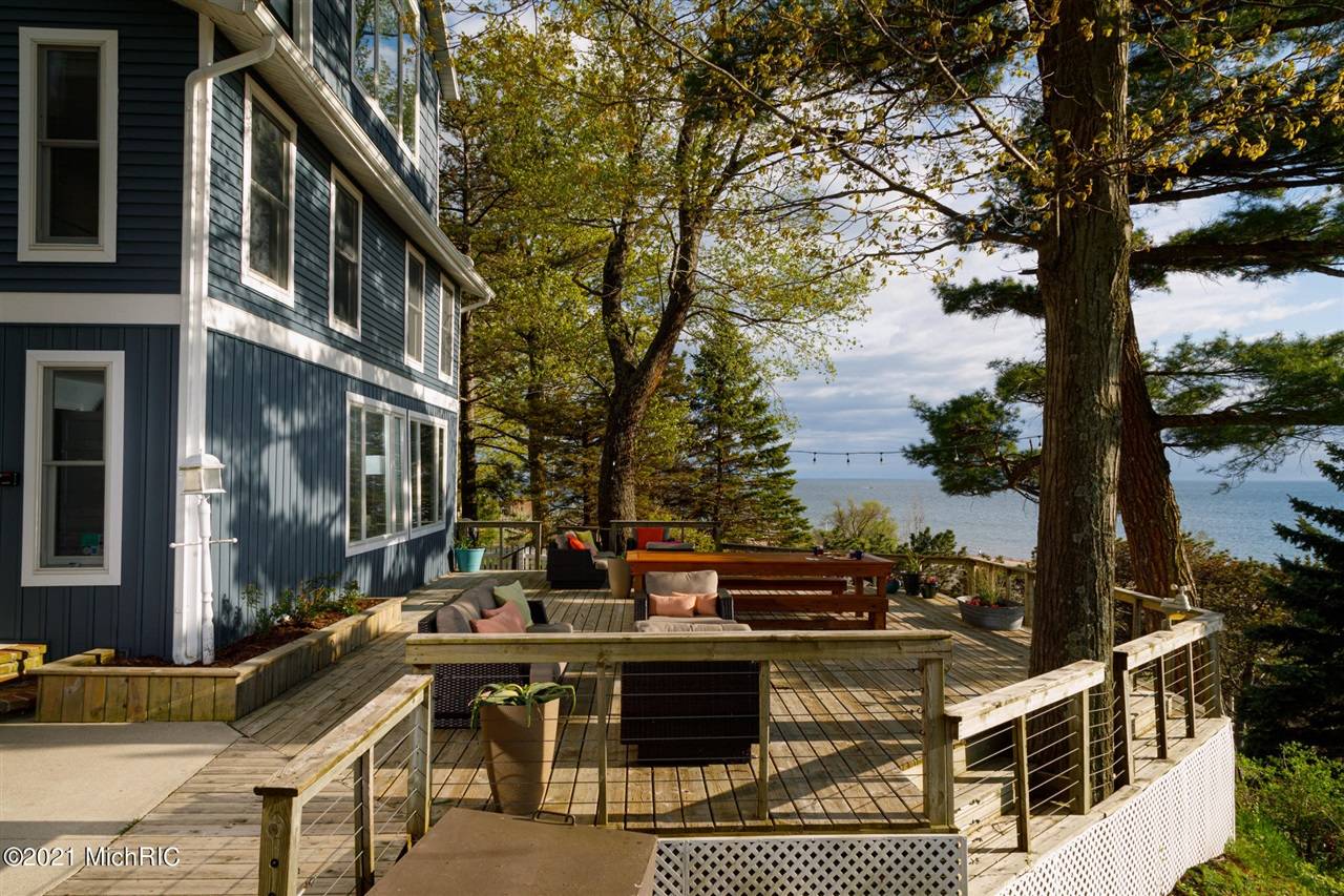 1100 S Harbor Drive, Grand Haven, MI 49417-1749