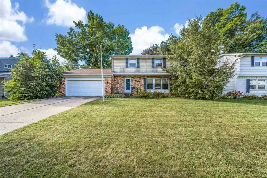 3423 Colchester Road, Lansing, MI 48906-3413