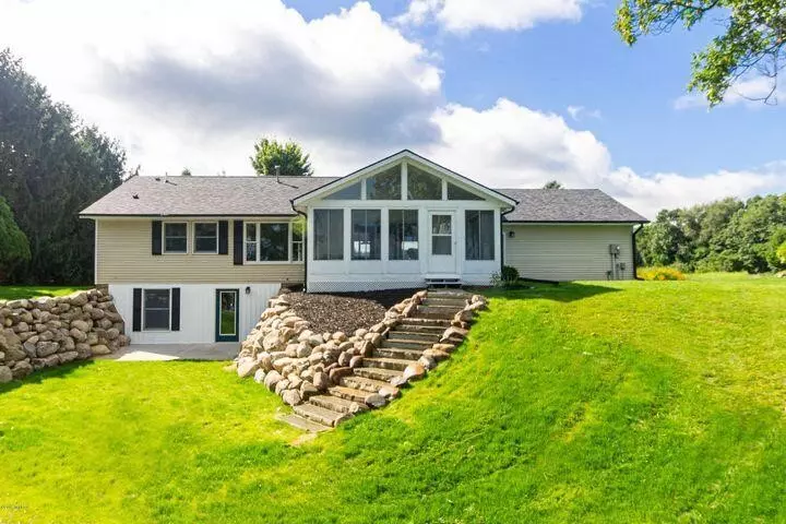 24548 Butternut Drive, Sturgis, MI 49091