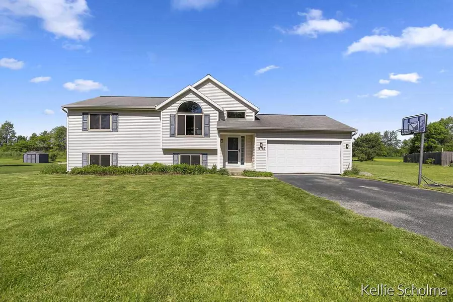 16765 Antler Drive, Cedar Springs, MI 49319-8175