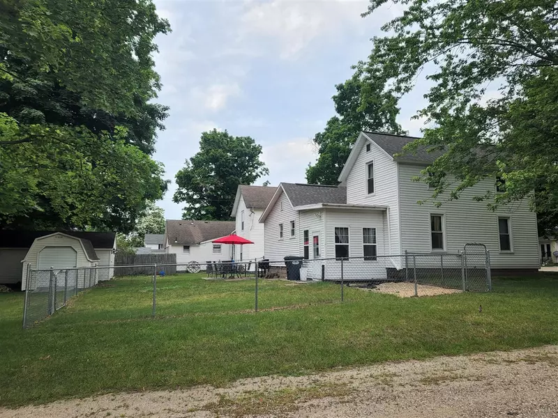 238 S Railroad Street, Lawton, MI 49065