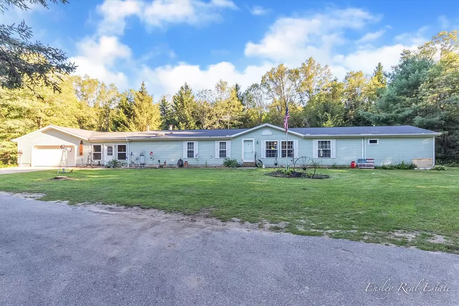 22345 W Cutler Road, Howard City, MI 49329