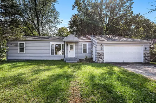 990 52nd Street SE, Kentwood, MI 49508-6004