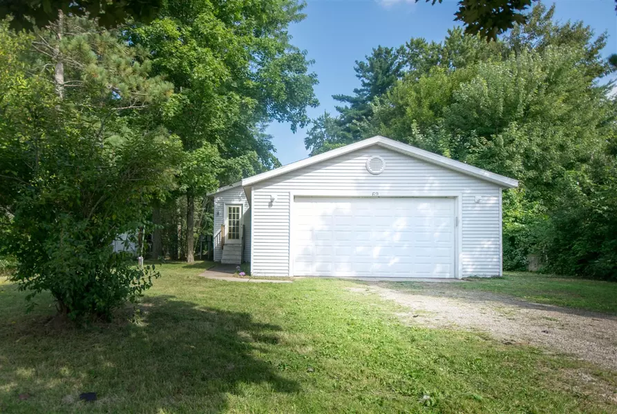 69 E Division Street, Casnovia, MI 49318-5121