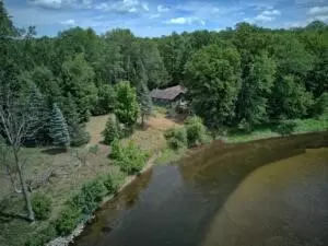 5301 River Road, Evart, MI 49631-9561